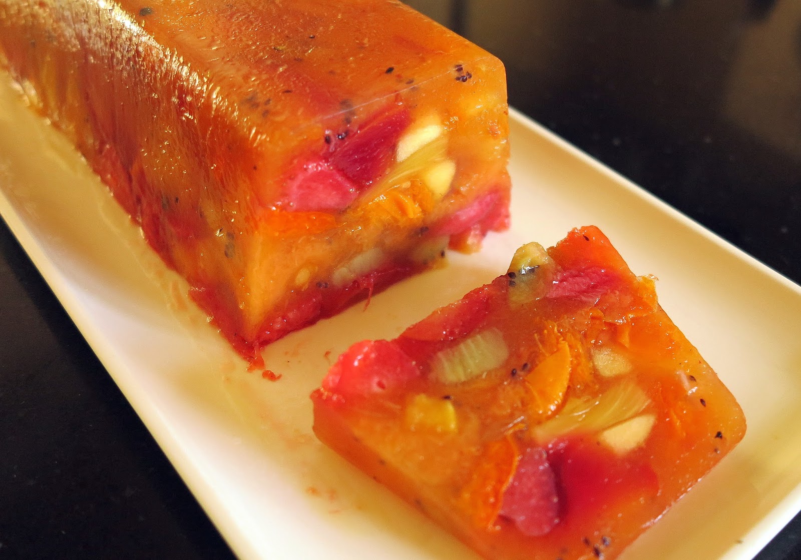 Ambiances et Gourmandises de MJ Terrine de fruits au Pineau et safran