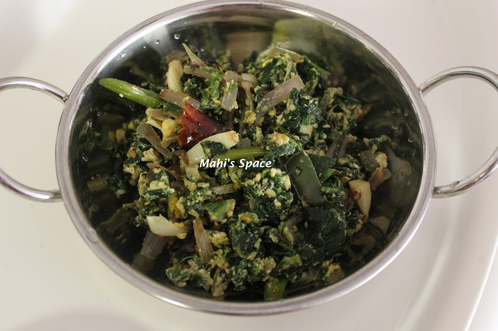 Spinach & Egg Stirfry / ஸ்பினாச்முட்டை பொரியல் Mahi's Kitchen