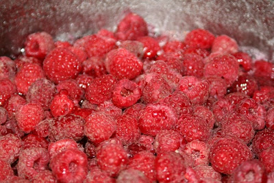 Making Raspberries Jam (ducleata de zmeura) :: All Pretty Things