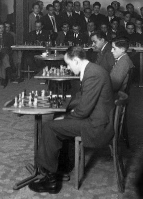 Lérida 16 de febrero de 1944 - Detalle de las simultáneas de Alekhine Simultáneas de ajedrez de Alekhine en Lérida en 1944