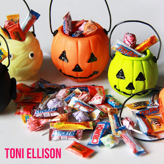 Toni Ellison: Miniature Halloween Buckets