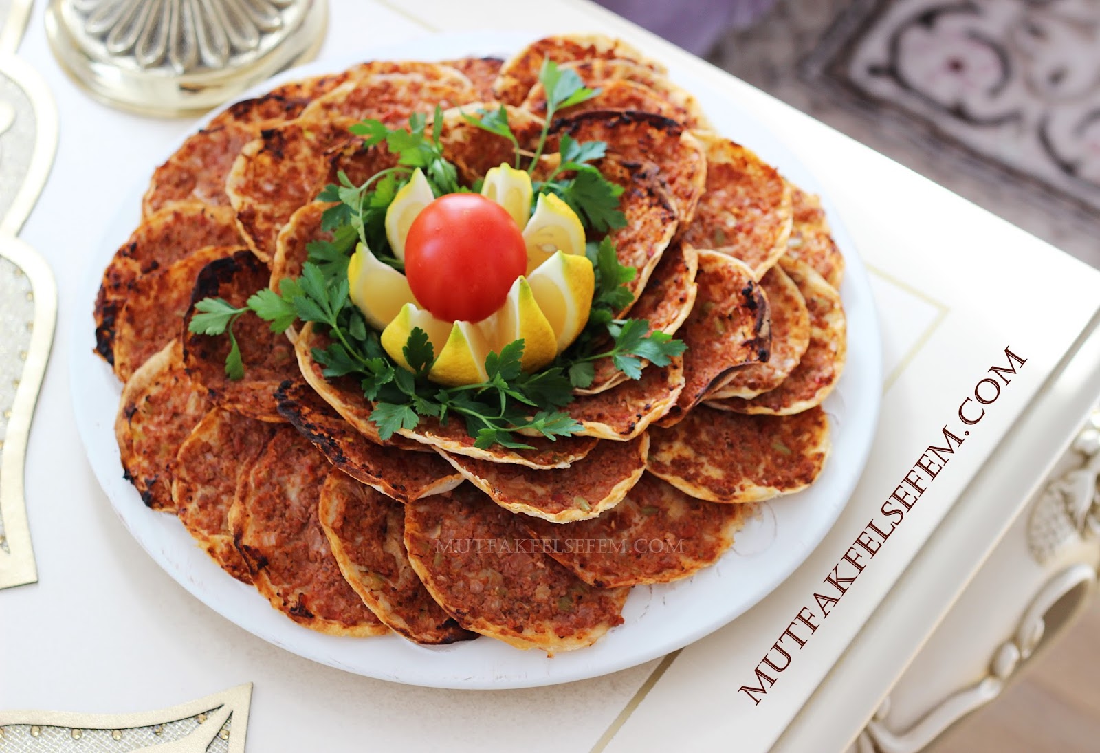 Hazir yufka dan findik lahmacun tarifi MUTFAK FELSEFEM