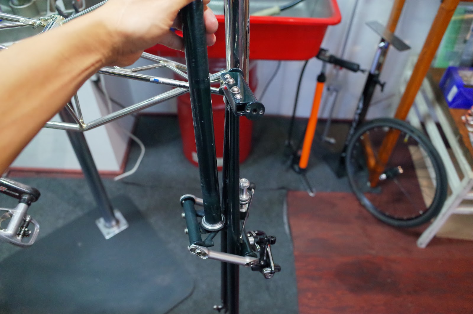 Alex Moulton モスキートハンドル用ブレーキレバー Terada Original モスキートハンドル・Wレバー台座 取付例