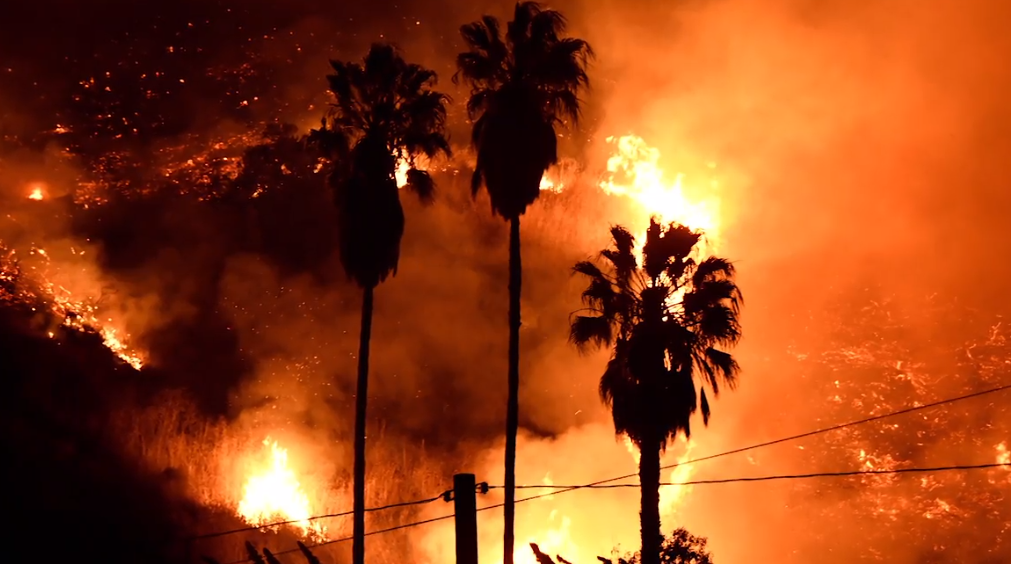 Los Angeles terbakar