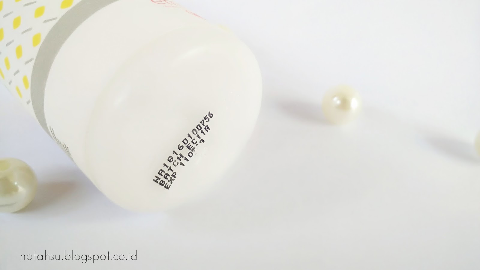 [REVIEW] Emina Moist in a Bottle Moisturizer Sprinkle of Rain