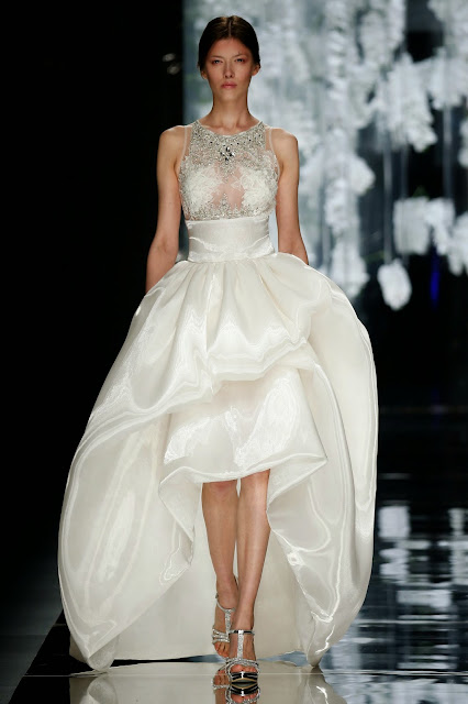 Vestidos de novia de YolanCris 2016 - Foto: Fira de Barcelona Vestidos de novia de YolanCris 2016 - Foto: Fira de Barcelona