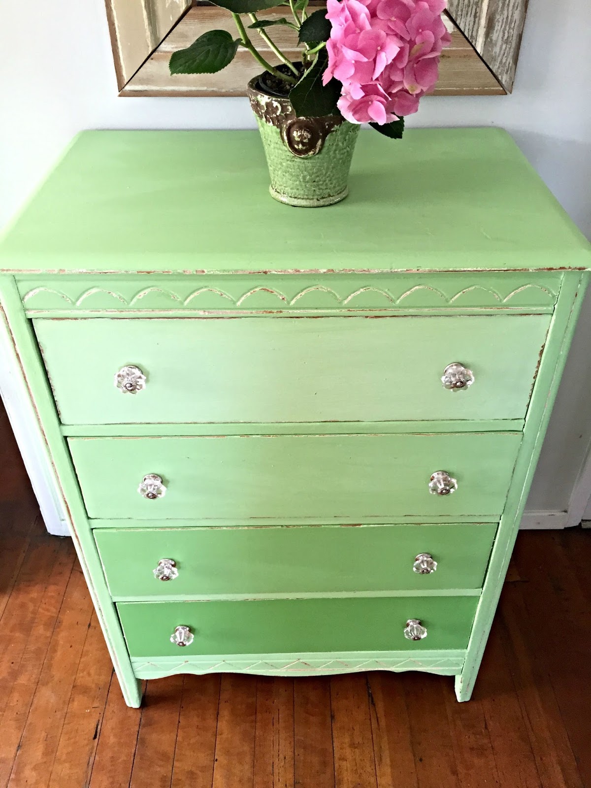 D.D.'s Cottage and Design How to paint a Green Ombre Dresser