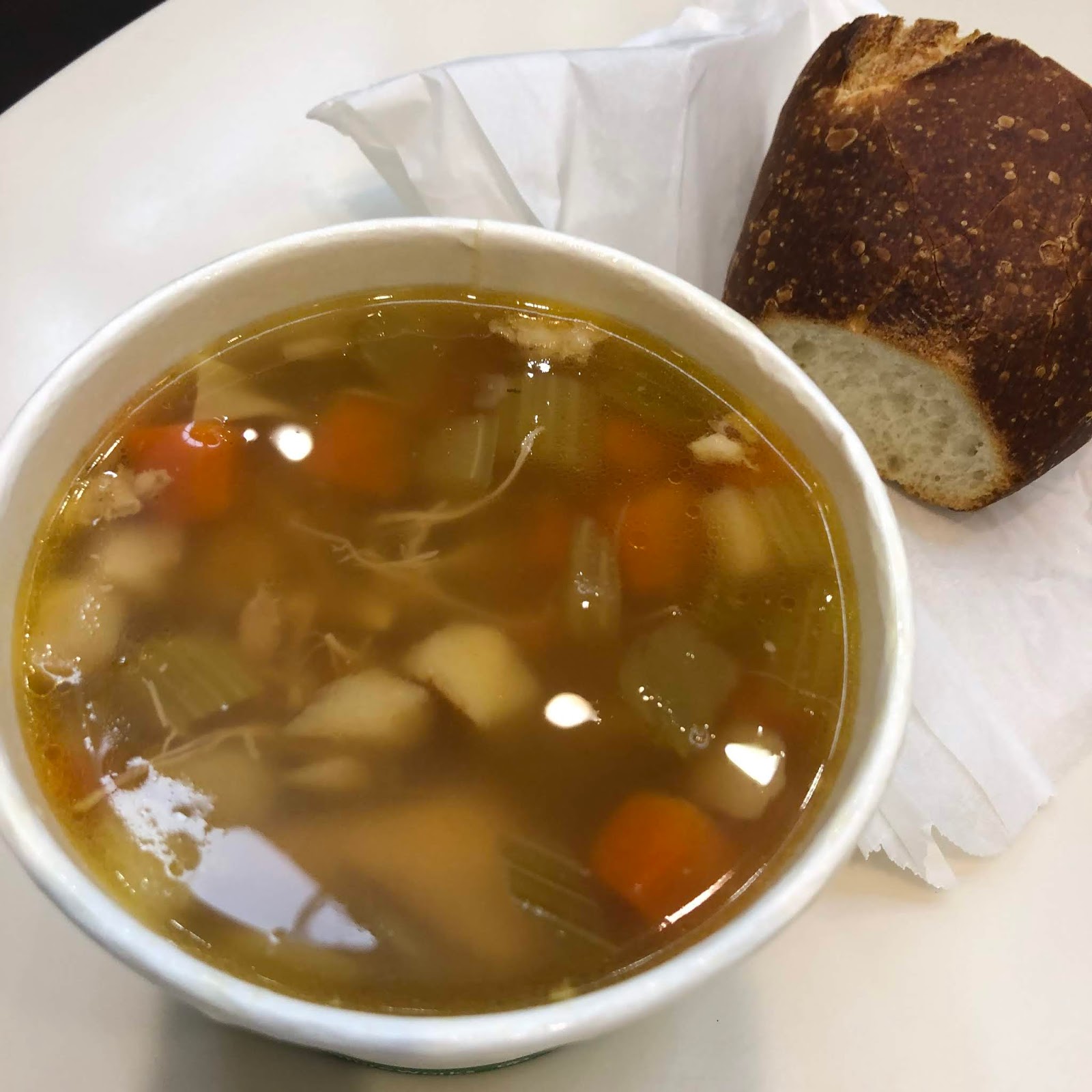 フード＆ワインの日々 SFOグルメ：ミールバウチャーを使ってスープ＆サラダ Ladle & Leaf（レードル＆リーフ）