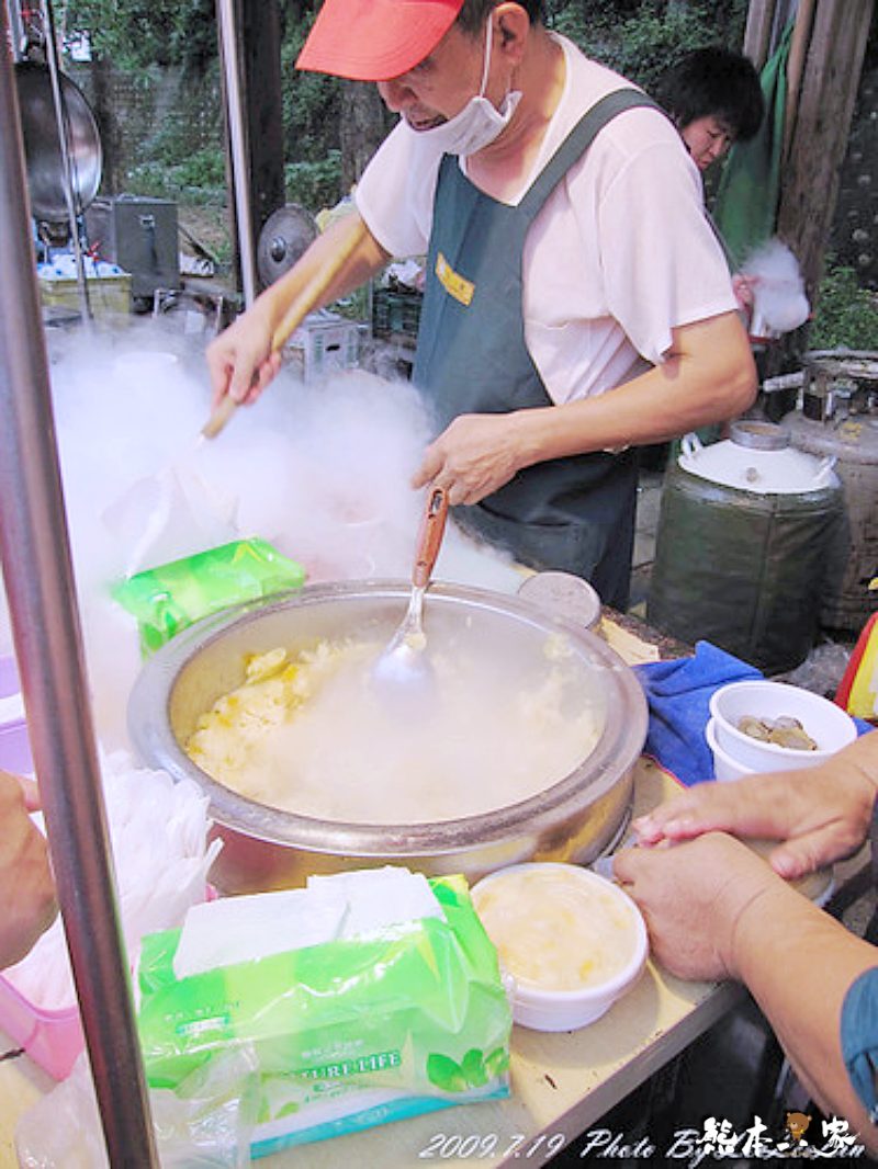 新竹假日花市|新竹市立體育場觀光夜市~白天的夜市好逛好買