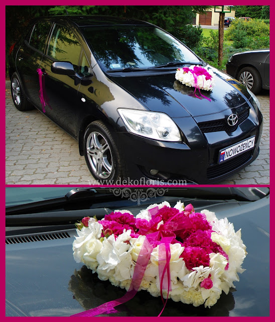 Ślubna dekoracja samochodu nowożeńców -opolskie - kwiatowe serce fuksja
