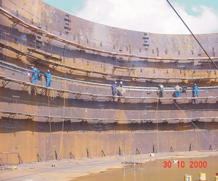 automatic welding of storage tanks with all position variable speed tank welders