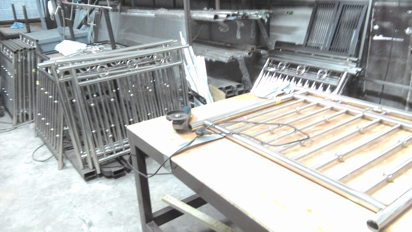 AWNING PAGOLA DAN GRILL : SEPANG- MEMASANG SET RAILING STAINLESS STEEL ...