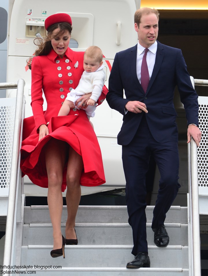 Duchess Kate: Royal Tour 2014 Begins as the Cambridges Touch Down in ...