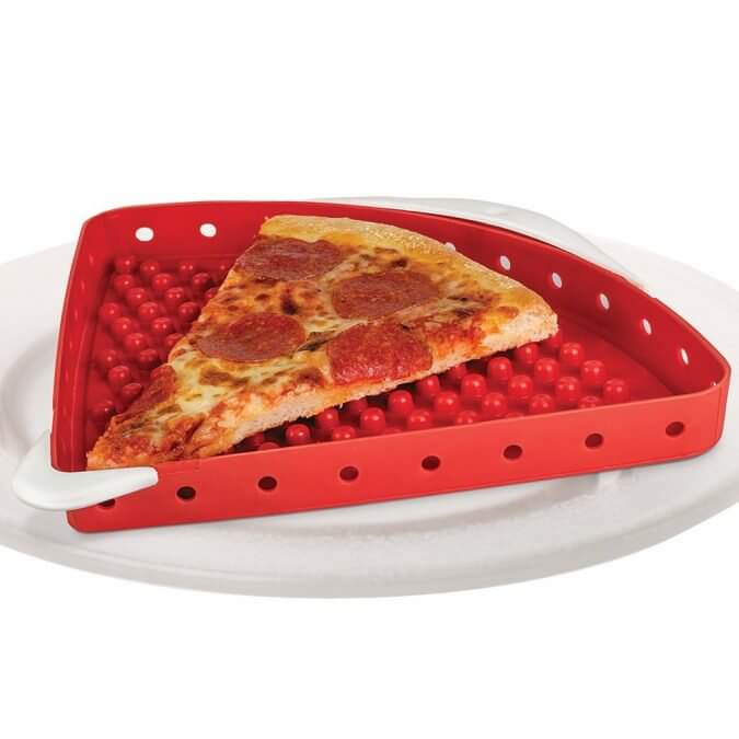 29 Life-Saving Kitchen Inventions We Wished We Had In Our Own House - Microwave Pizza Plate