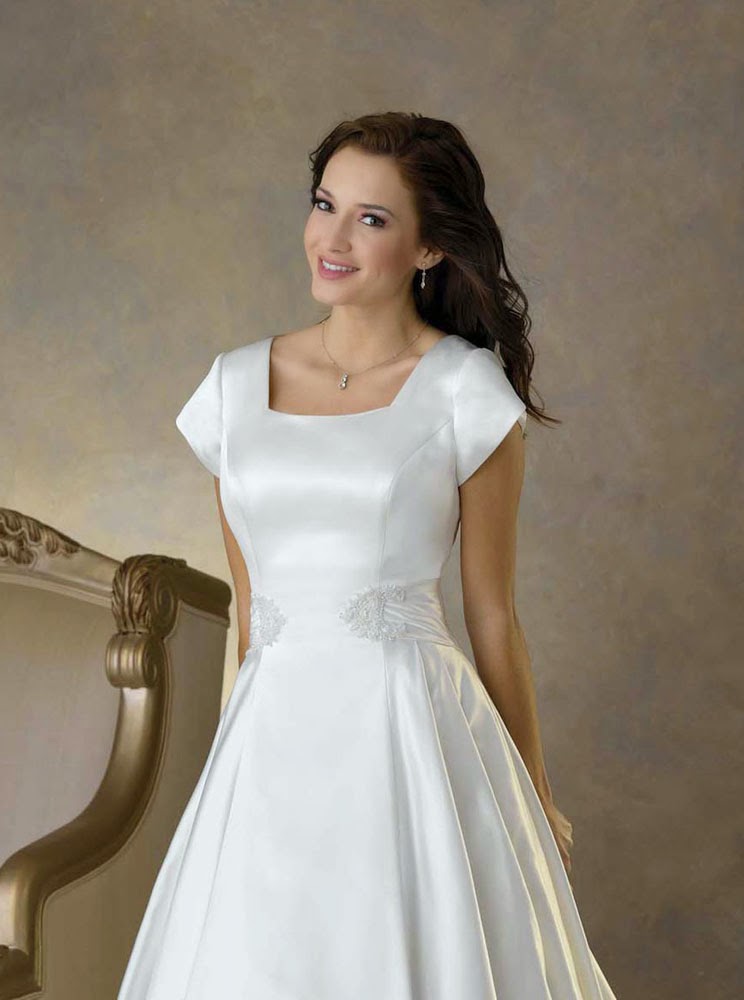 Simple Modest Wedding Dresses Short Sleeves Elegant Design