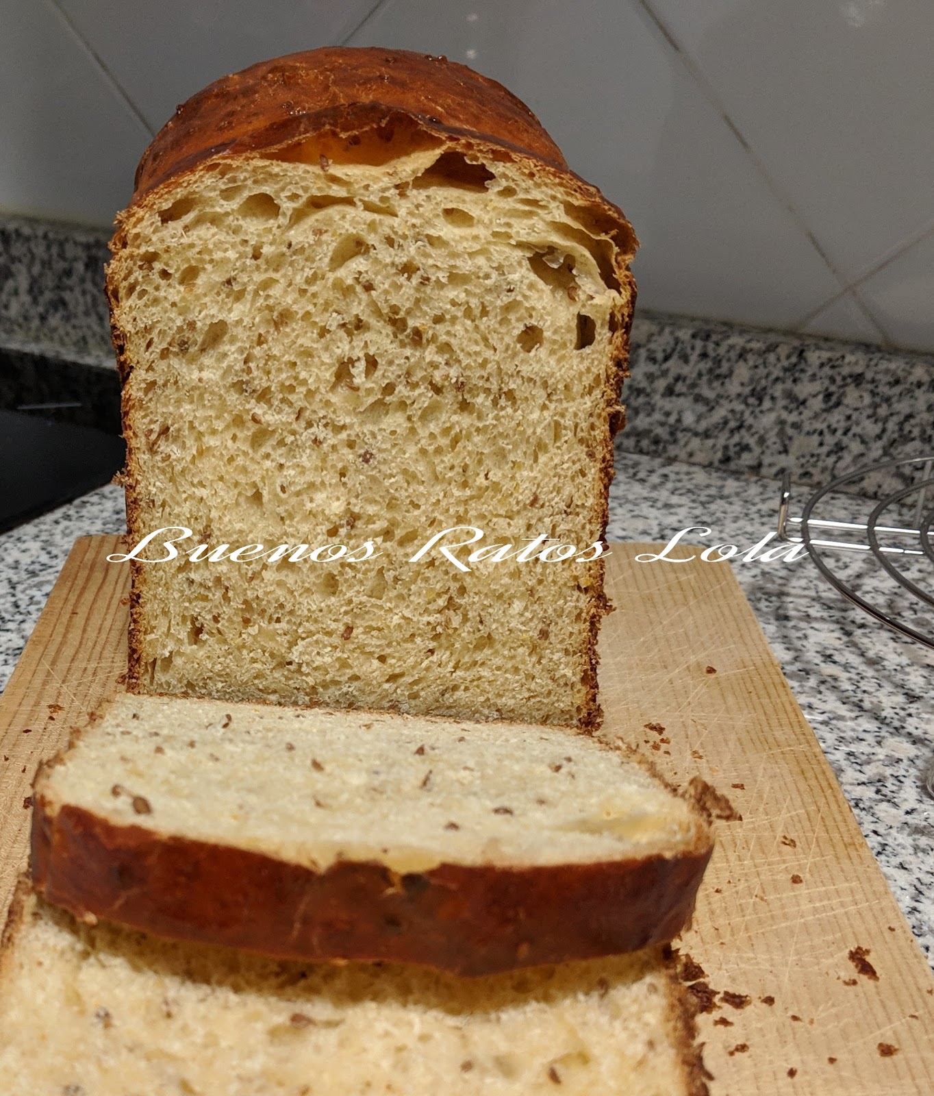 Pan brioche de naranja, aceite de oliva y anises, en panificadora de