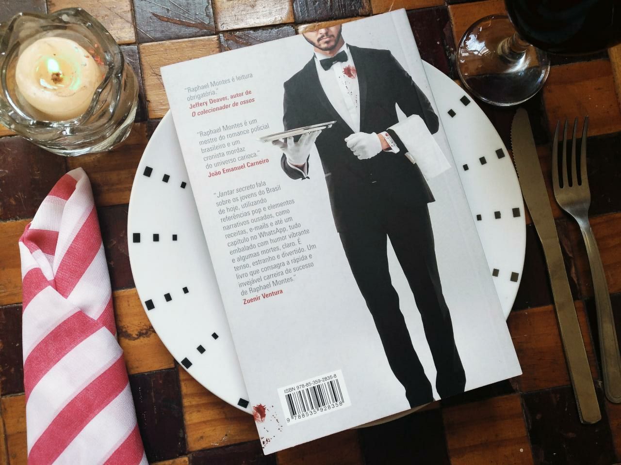 RESENHA DE LIVRO: JANTAR SECRETO - RAPHAEL MONTES JANTAR SECRETO - RAPHAEL MONTES