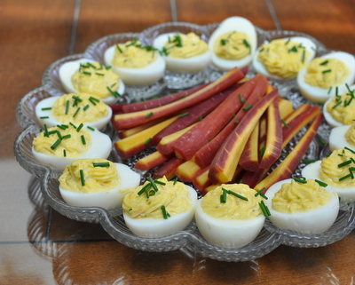 Estonian Deviled Eggs ♥ KitchenParade.com, ultra-smooth and ultra-creamy with a buttery filling.