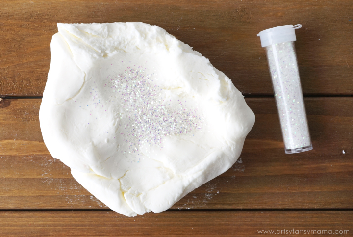 Super Soft 2-Ingredient Play Dough made with Johnson's® Baby Lotion #JohnsonsBeautyHack
