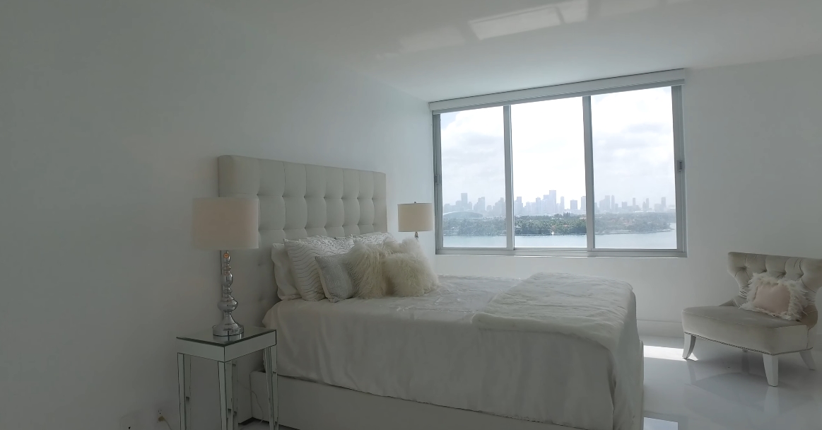41 Photos vs. 2 MIAMI Waterfront Condos + Private Pool Home Interior Design Tours