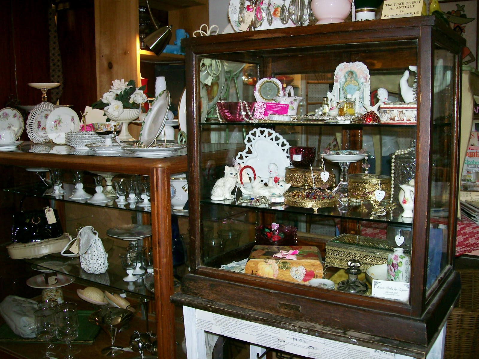 lynnesfinds My antique mall booths!
