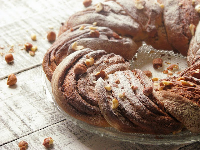Brioche tressée au chocolat et aux noisettes recette de brioche tressée