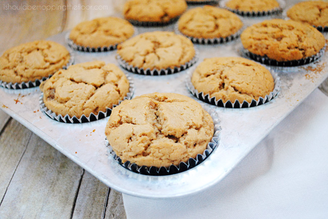 Sandwich Alternative: PB&J Lunchbox Muffins | Makes 3 dozen freezer-friendly muffins packed with protein. Perfect to toss in a lunchbox in the morning and thawed out by your kiddo's lunchtime.