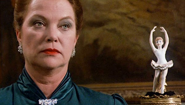 Çatıdaki Çiçekler 1987-Louise Fletcher flowers in the attic 1987 louise fletcher