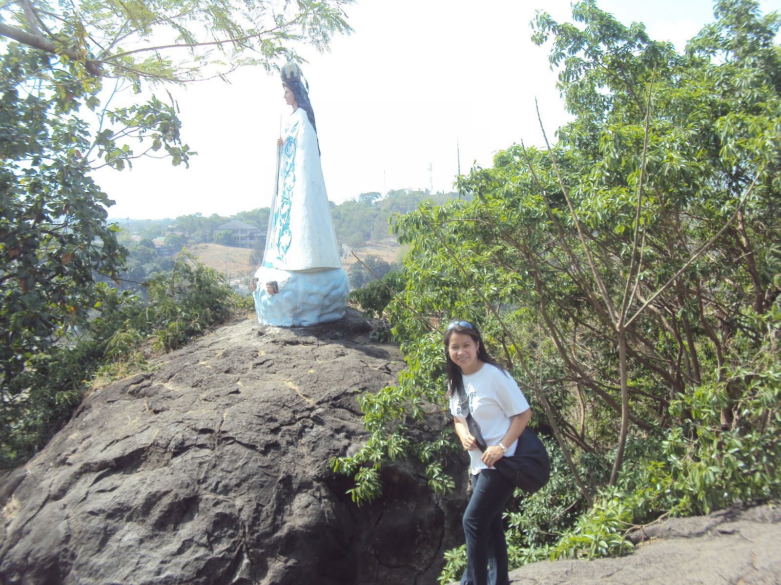 PLACES tRaVeL TiMe sTatiOn Of tHe cRoSs AnTipOlO ciTy