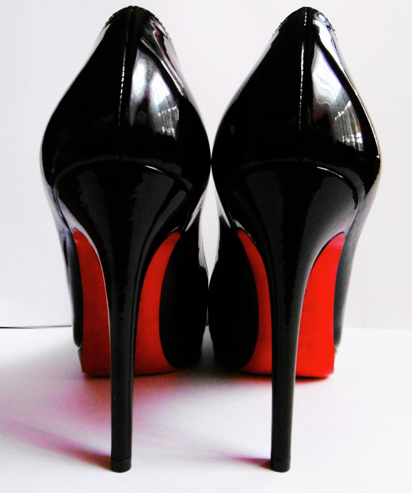 Hot louis vuitton black and red heels Store