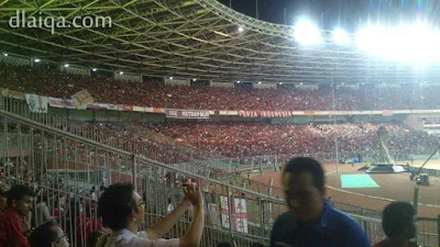 suasana di dalam stadion Gelora Bung Karno