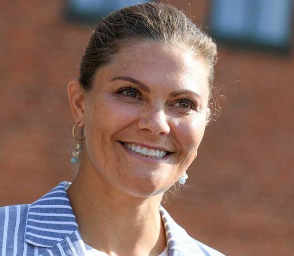 Crown-Princess-Victoria-in-Lexington-blazer-6.jpg