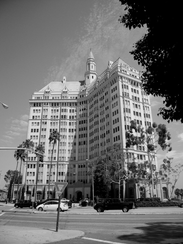 el imperio moderno villa riviera apartments