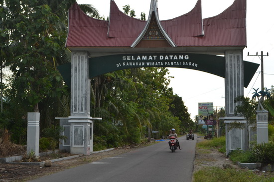 Objek Wisata Pantai Sasak Pasaman Barat Sumatera Barat