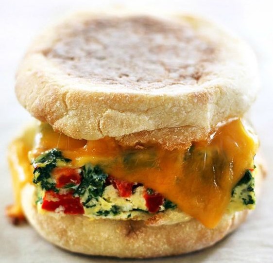 VEGGIE PACKED FREEZER READY BREAKFAST SANDWICHES #vegetarian #yummy VEGGIE PACKED FREEZER READY BREAKFAST SANDWICHES #vegetarian #yummy
