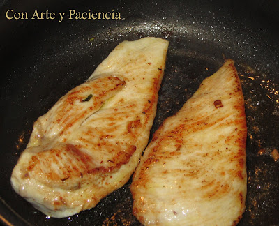 Tallarines con pollo en salsa 