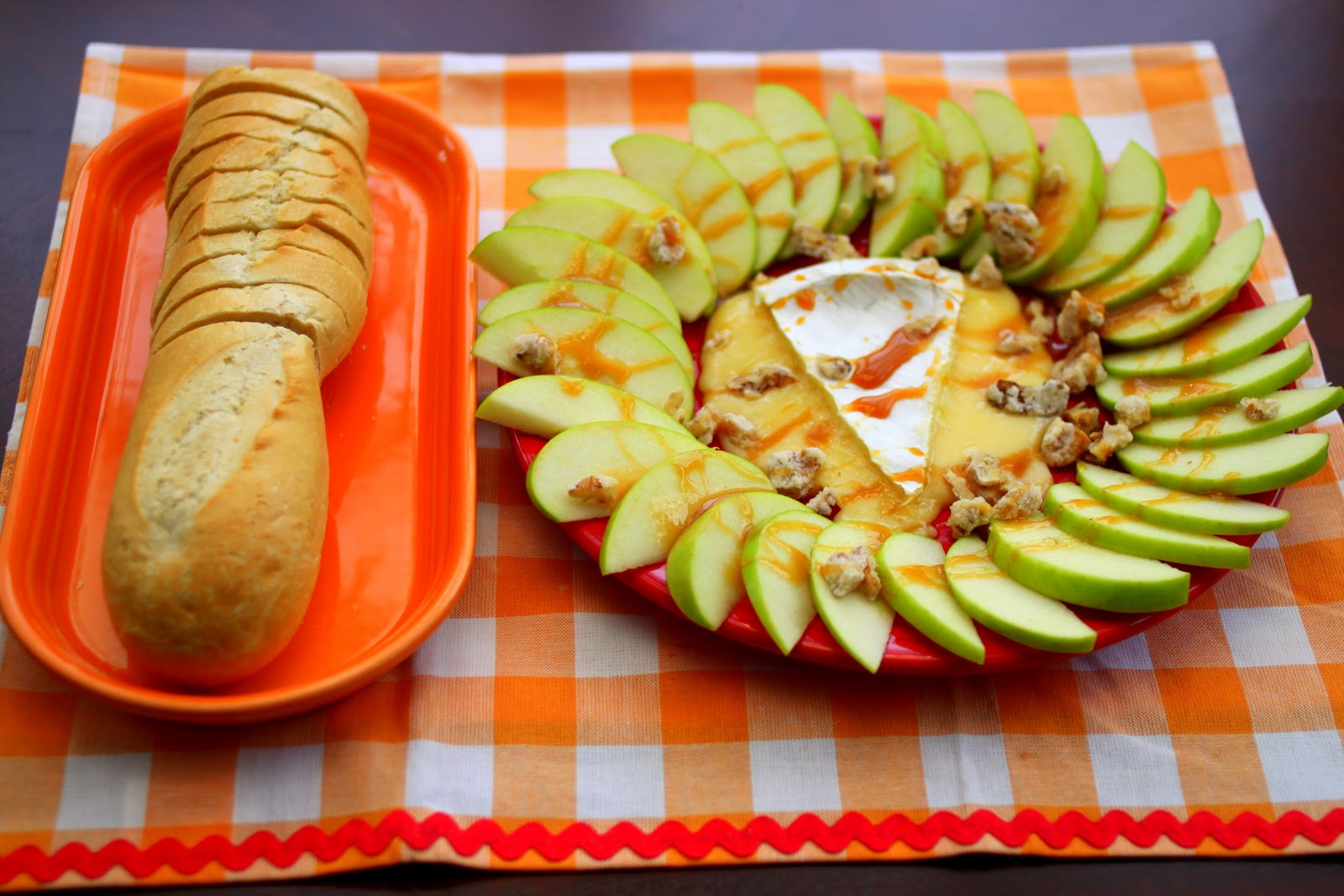 Here Comes The Fun Caramel Apple Baked Brie An Easy Fall Appetizer