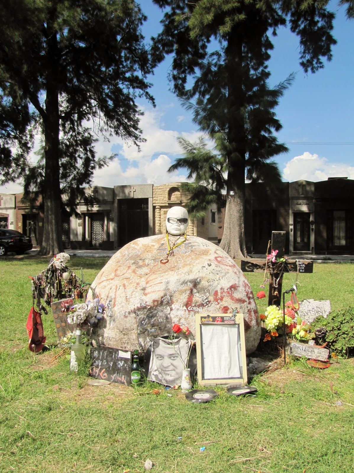 Cuando el arte ataque Tumbas de la gloria