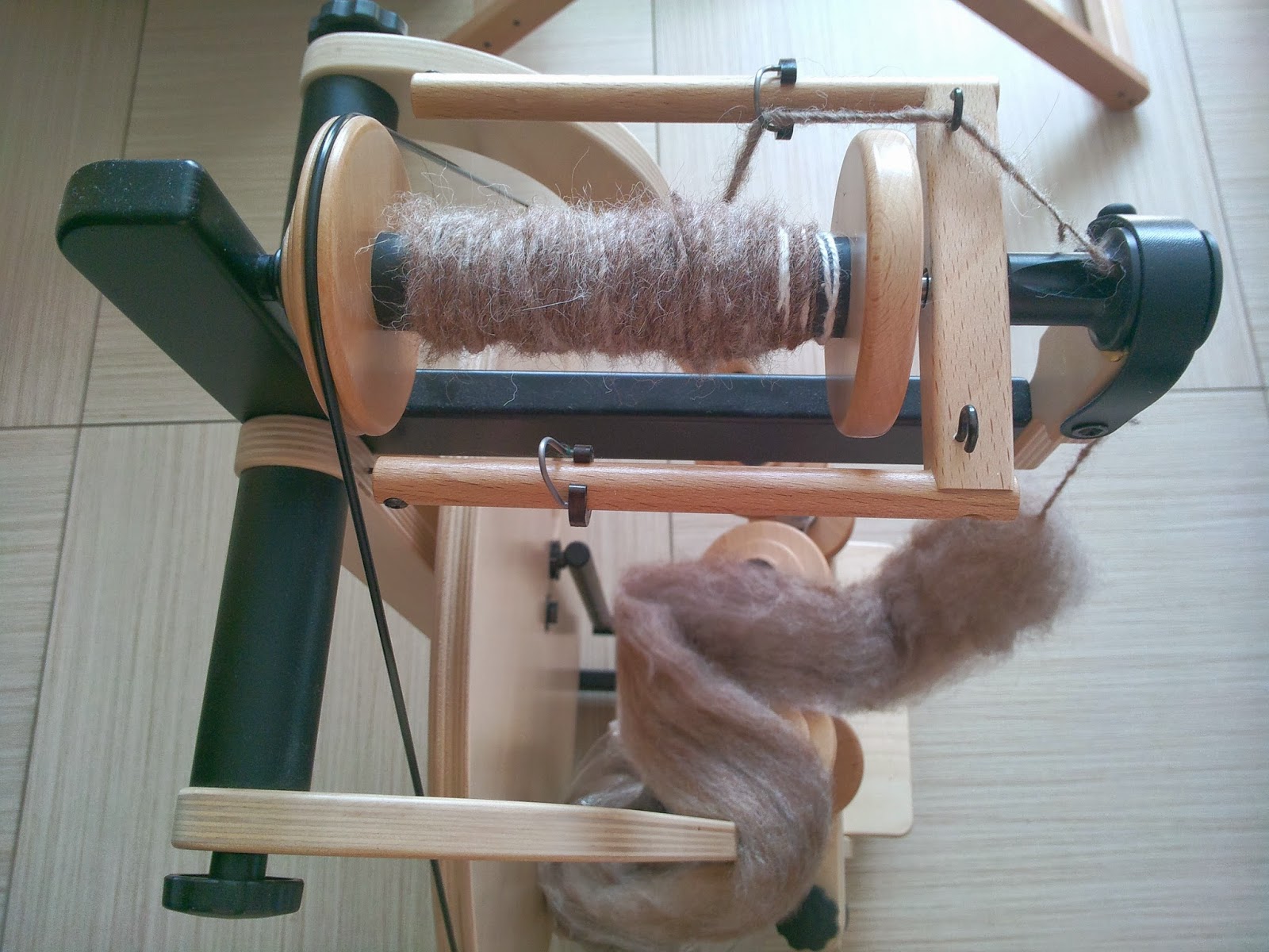 Weaving, knitting, crocheting... Spinning wheel practice