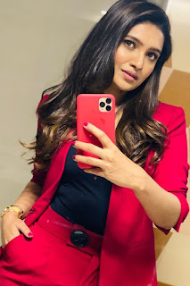 Actress Vani Bhojan Beautiful HD Photoshoot Stills 