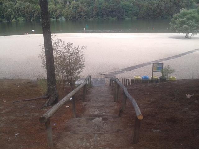 Entrada escadas para a praia da Lomba