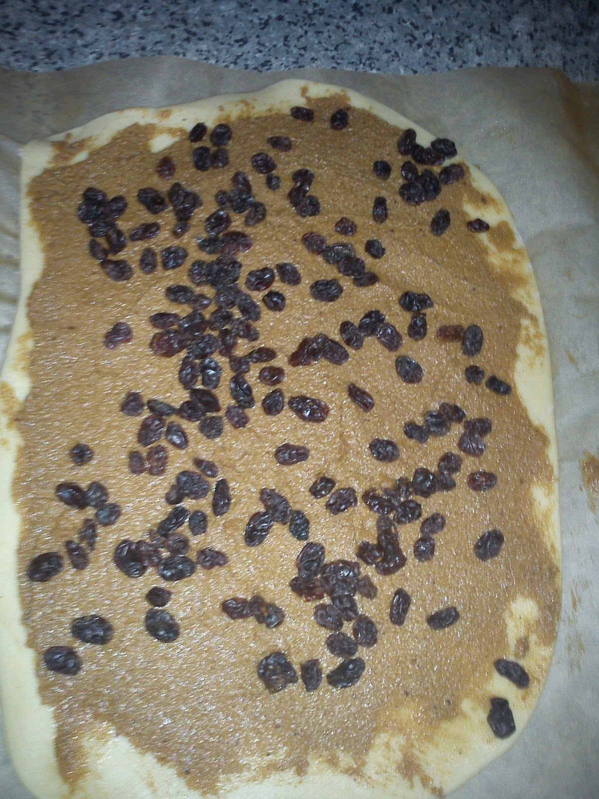 Kitchen of Kiki Raisin "snail" with cinnamon