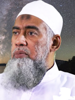 Ustadz Yazid bin Abdul Qadir Jawas adalah mubalig di Indonesia yang dikenal sangat perhati Biografi Ustadz Yazid bin Abdul Qadir Jawas