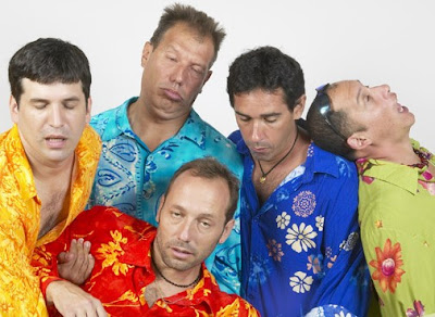 Los Nosequien y los Nosecuantos Foto de Los Nosequien y los Nosecuantos con caras chistosas durmiendo