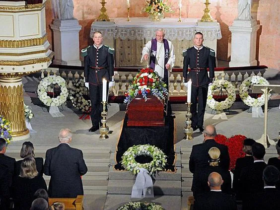 Princess Ragnhild, who has died aged 82, was the first child and elder daughter of King Olav and his wife, Princess Märtha