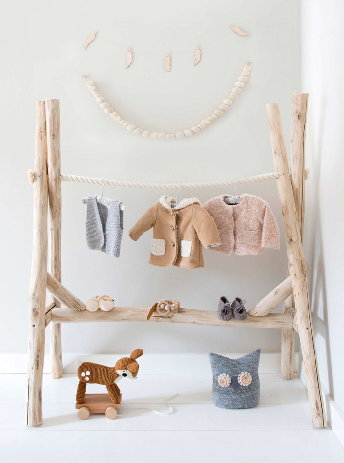 clouds hanger for baby made from tree branches  -huisengrietje