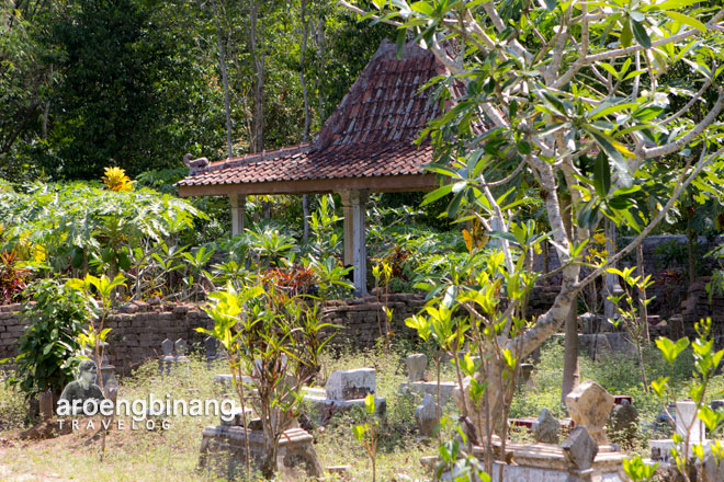 makam mbah lancing kebumen
