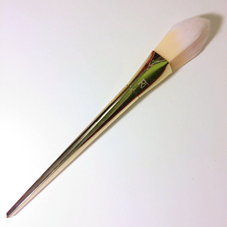 Real Techniques Bold Metals 101 triangle foundation brush Real Techniques Bold Metals 101 triangle foundation brush