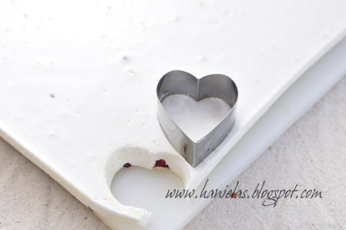 Heart Shaped Valentine's Day S'mores Recipe - via BirdsParty.com