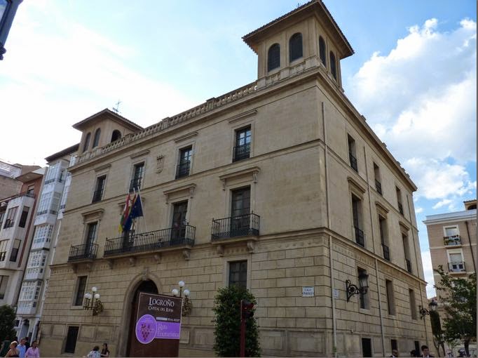 Antiguo Ayuntamiento de Logroño, el Palacete Los Chapiteles. Antiguo Ayuntamiento de Logroño, el Palacete Los Chapiteles.